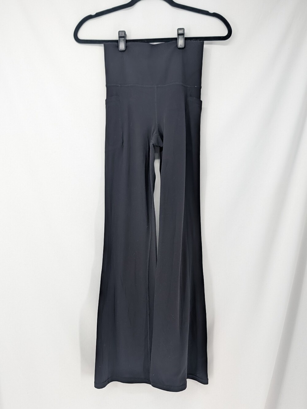 Athleta Salutation Stash Flare Pant Black Size XS Yoga Lounge Athleisure